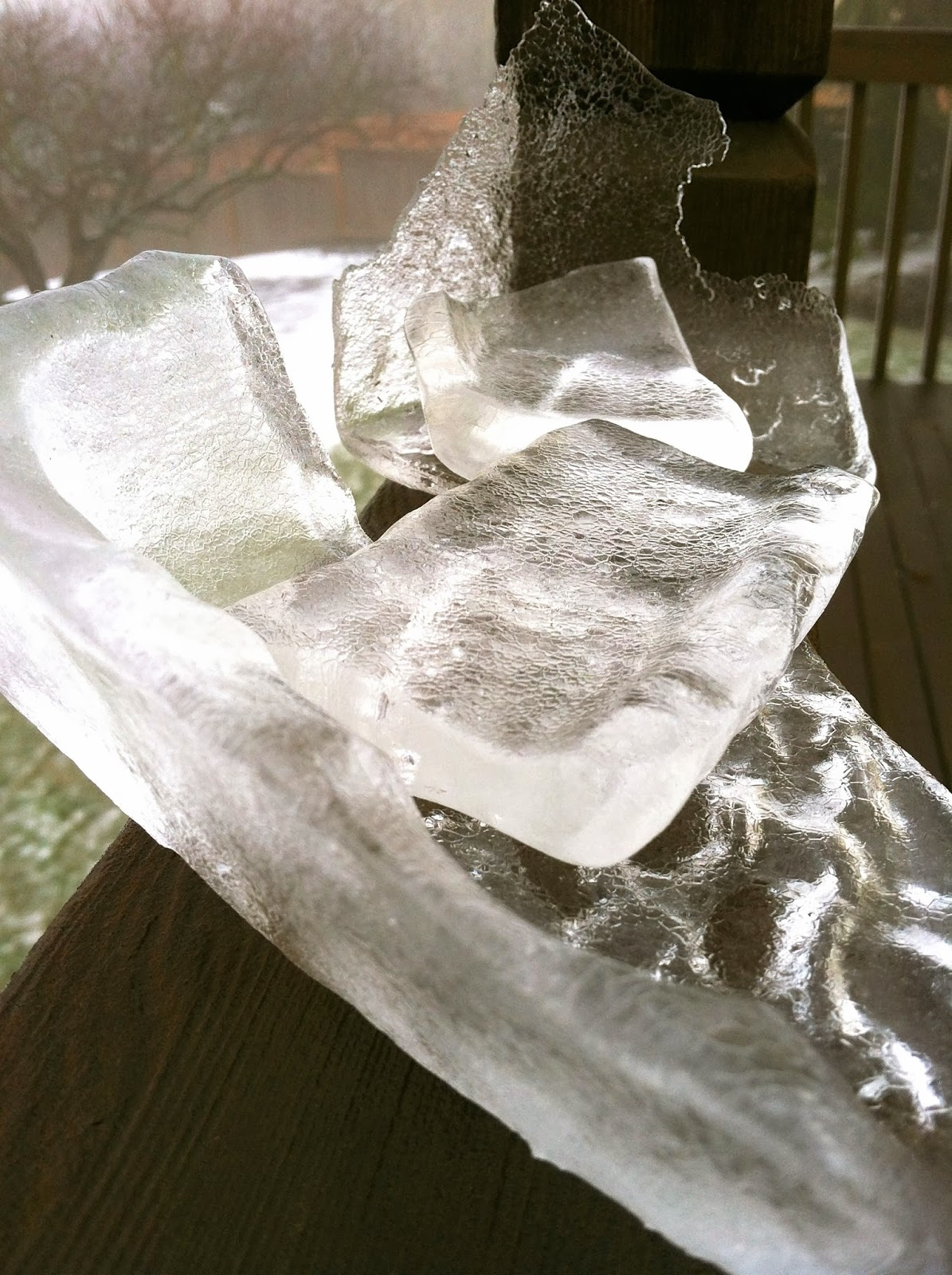 How to use ice or glycerin tubes to cool down the smoke from your glass bong without diluting it?
